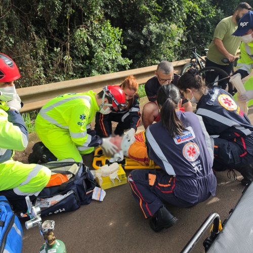 Bicicletas se esbarram e deixam dois homens feridos na rodovia entre Maringá e Floresta