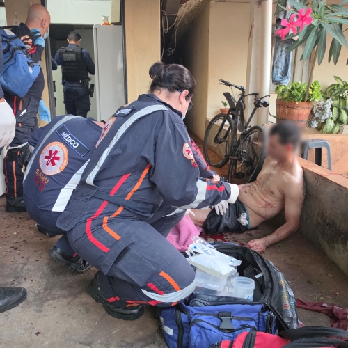 Homem sofre várias facadas em residência e agressor foge ensanguentado em Maringá