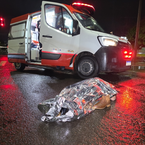 Homem deixa bar para buscar carro e morre atropelado durante a madrugada em Maringá