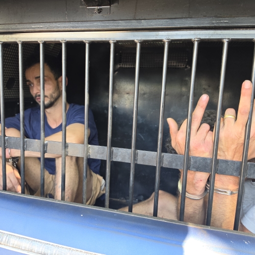ROMU passa no momento de assalto e prende dupla que roubava moto de motoboy em Maringá