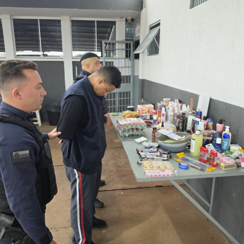 Vigilante que deveria proteger mercadorias de supermercado é preso furtando produtos da loja