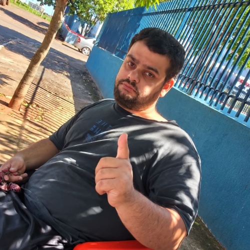 Além da dor da perda, família de motociclista morto em acidente enfrenta angústia pelo desaparecimento de celular