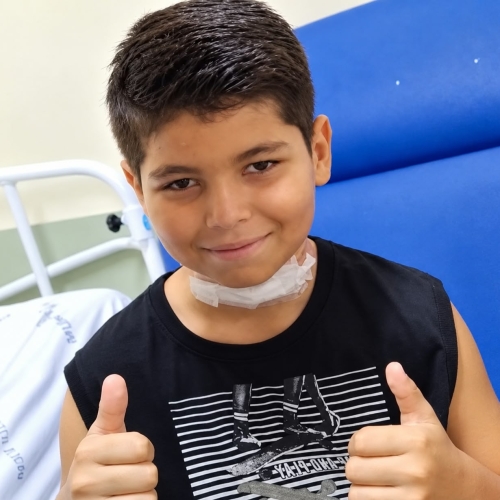 Após lutar pela vida, menino ferido por linha com cerol recebe alta e será homenageado com carreata em Paiçandu