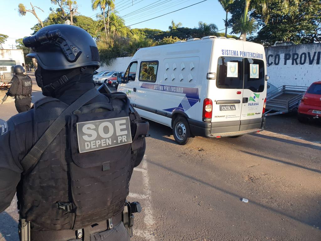 Detentos se rebelam e fazem dois presos de reféns em Maringá