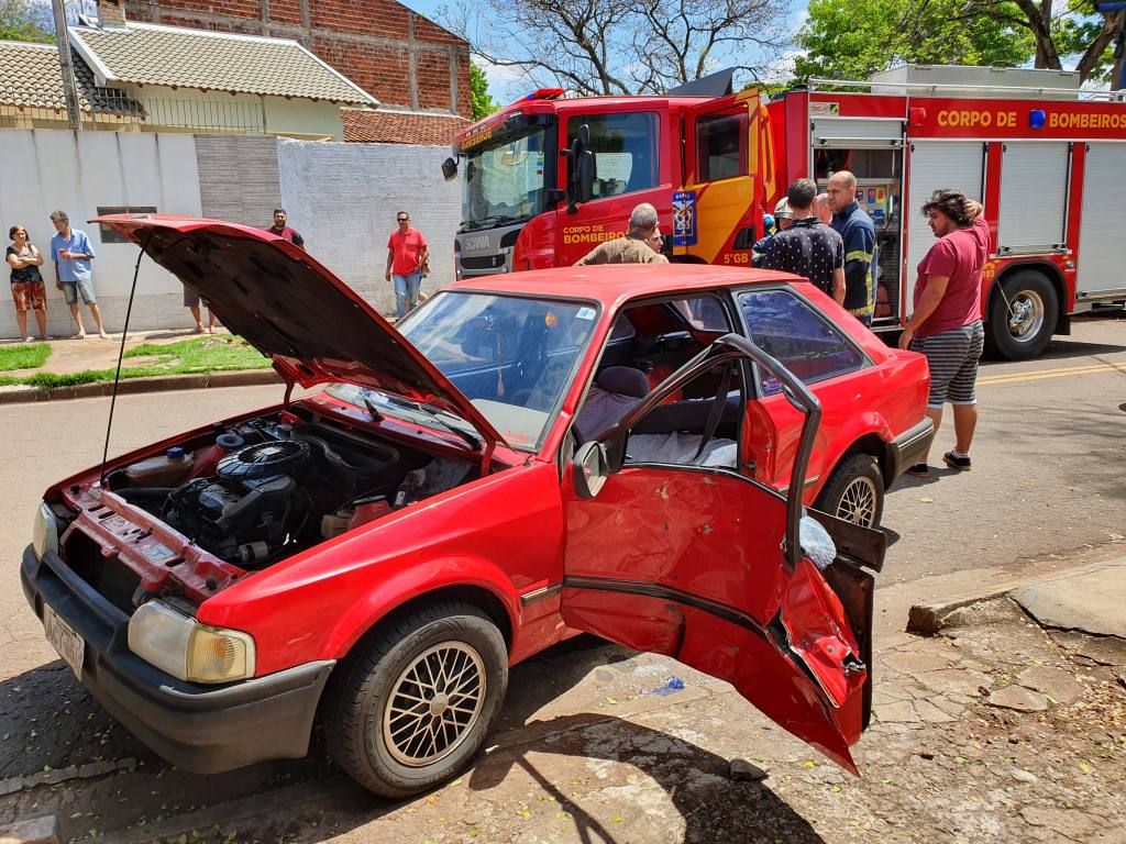 Mulher se envolve em dois acidentes em menos de 1 semana em Maringá