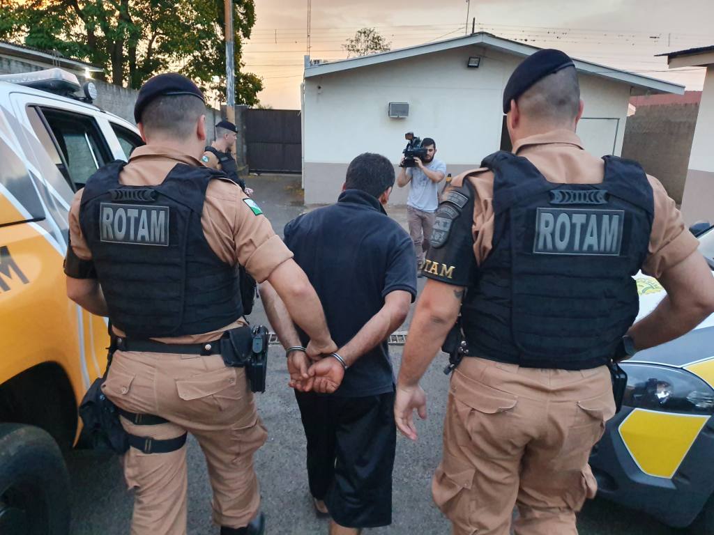 ROTAM de Paiçandu prende homem com drogas e arma de fogo