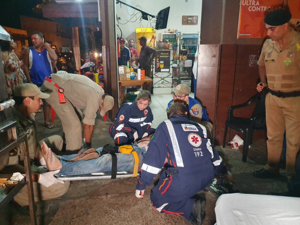 Homem de 54 anos é esfaqueado no pescoço em briga de bar em Sarandi