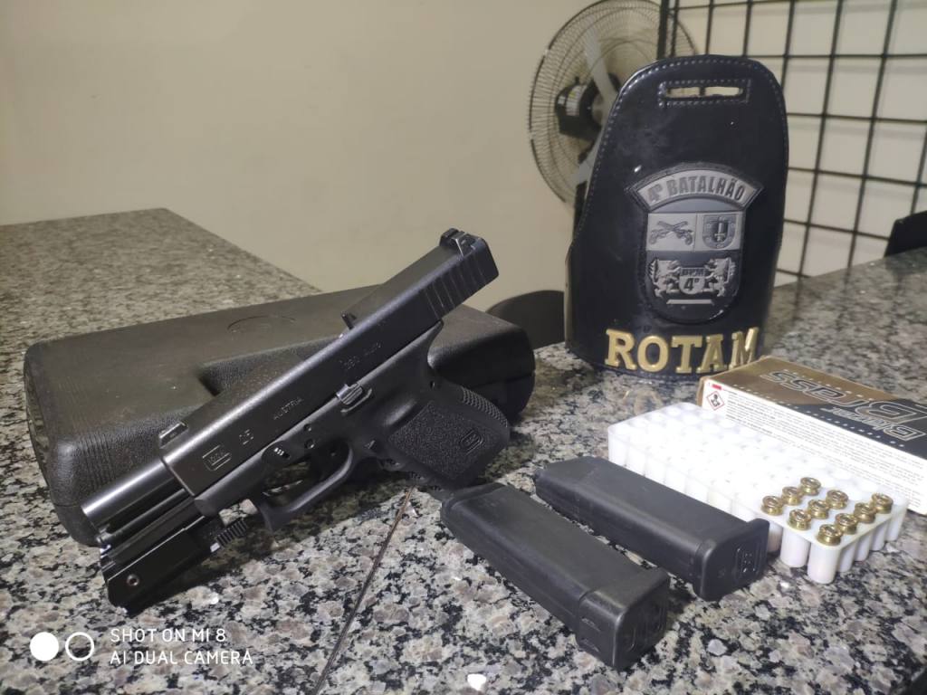 Após briga, homem é preso com pistola glock em Sarandi