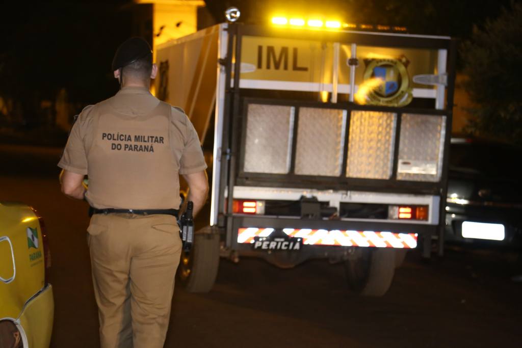 Bandido morre ao tentar atropelar policiais militares com carro furtado