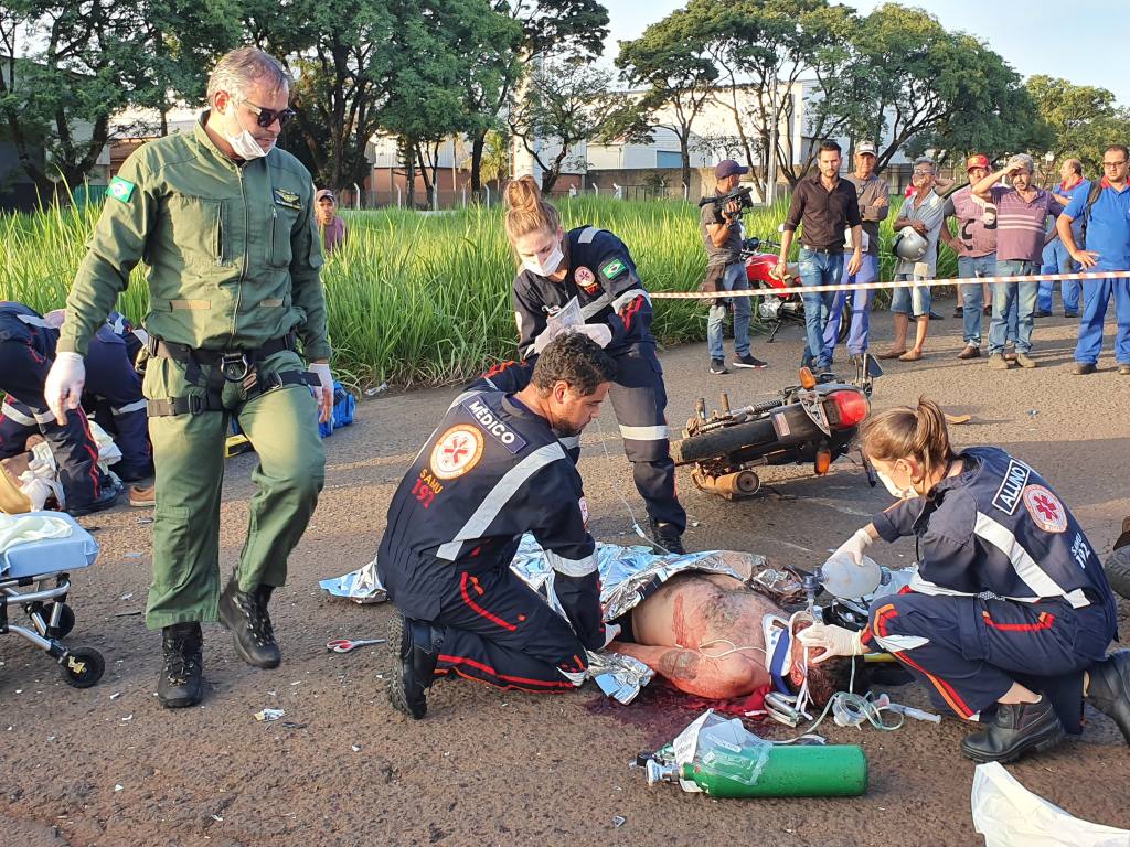 Acidente gravíssimo deixa um saldo de três pessoas feridas gravemente em Maringá