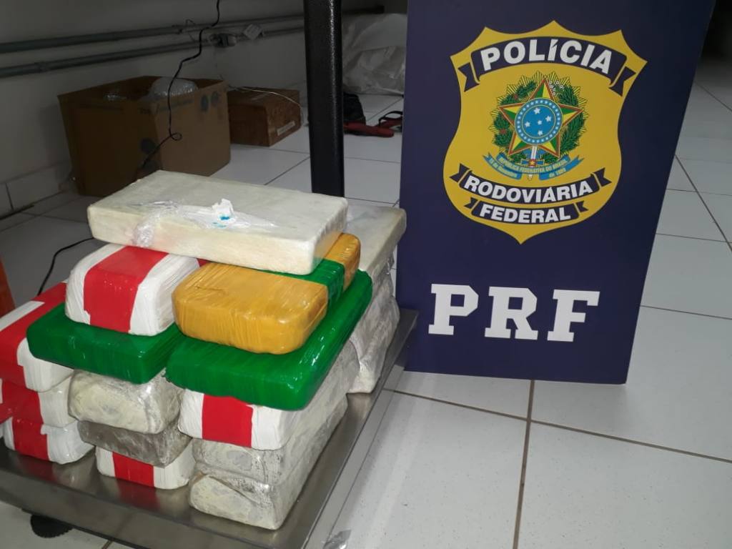 Polícia Rodoviária Federal apreende mais de meio milhão de drogas em Mandaguari