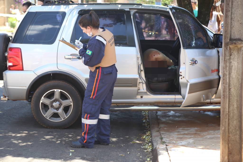 Homem é assassinado a tiros dentro de seu carro na cidade de Paiçandu