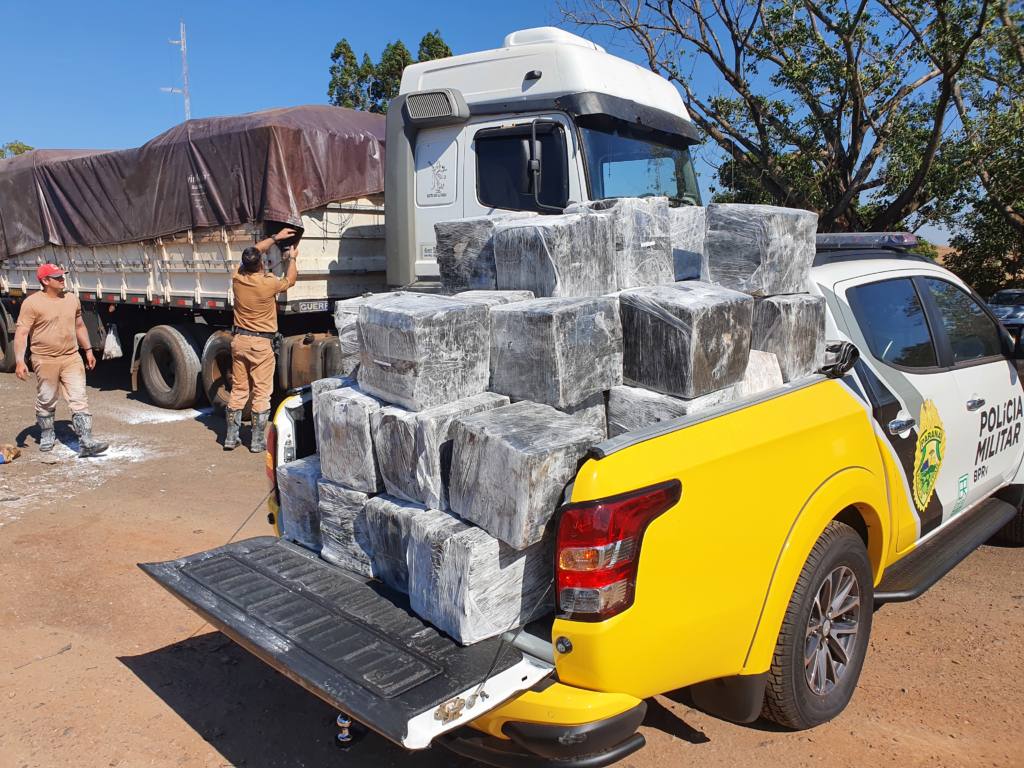 Carreta carregada de maconha é apreendida pela Polícia Rodoviária Estadual