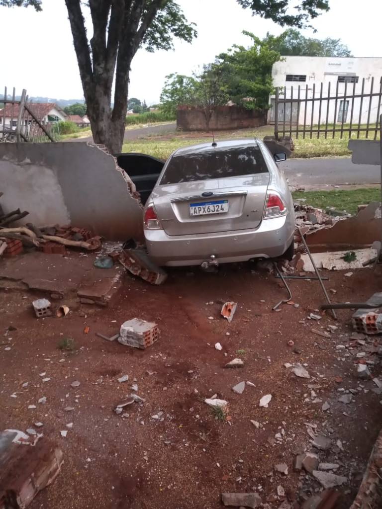 Motorista invade casa no Conjunto Lea Leal em Maringá