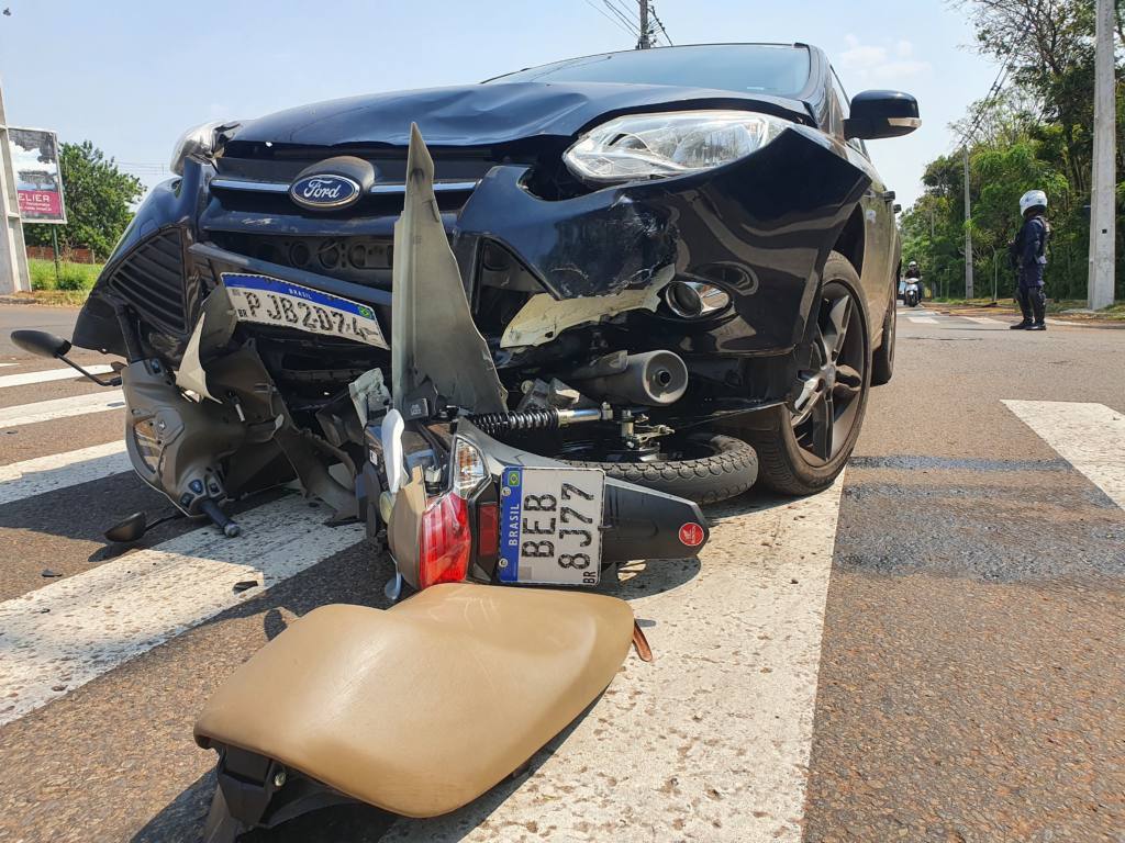 Mulher fica gravemente ferida em acidente na Vila Esperança em Maringá