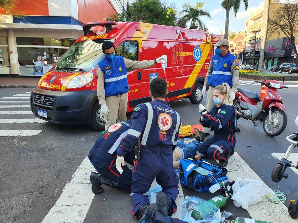 Motociclista de 30 anos é intubado após sofrer acidente no centro de Maringá