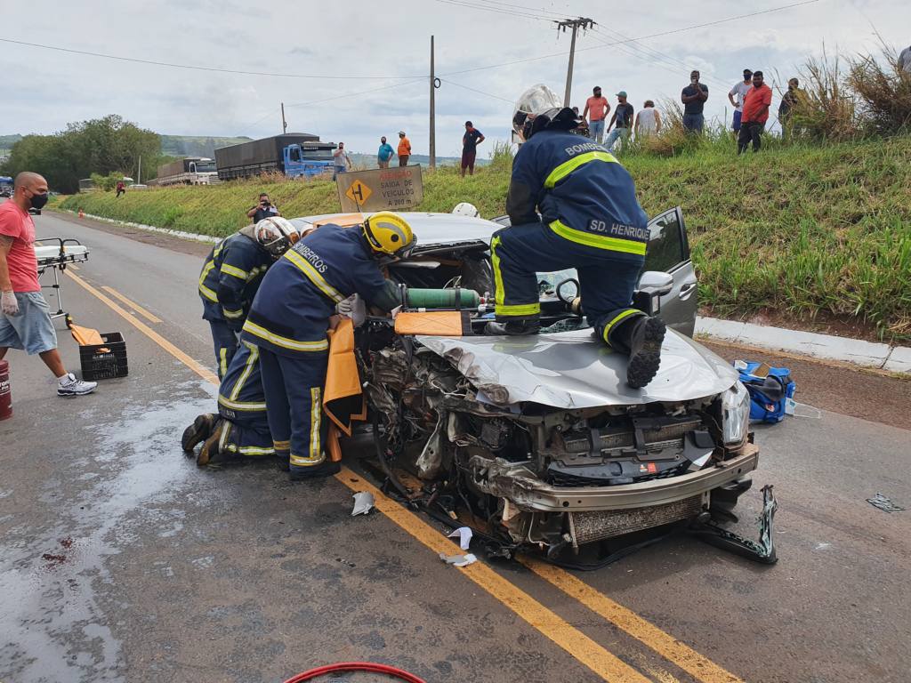 Policial militar de Maringá e família sofrem acidente grave na rodovia PR-317