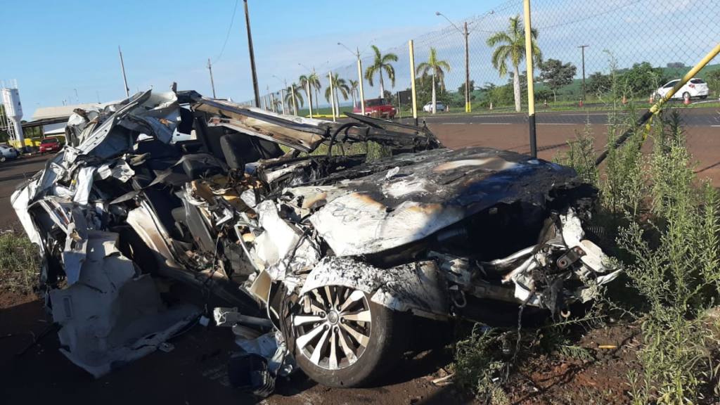 Advogado morre carbonizado após acidente na rodovia 317 em Maringá