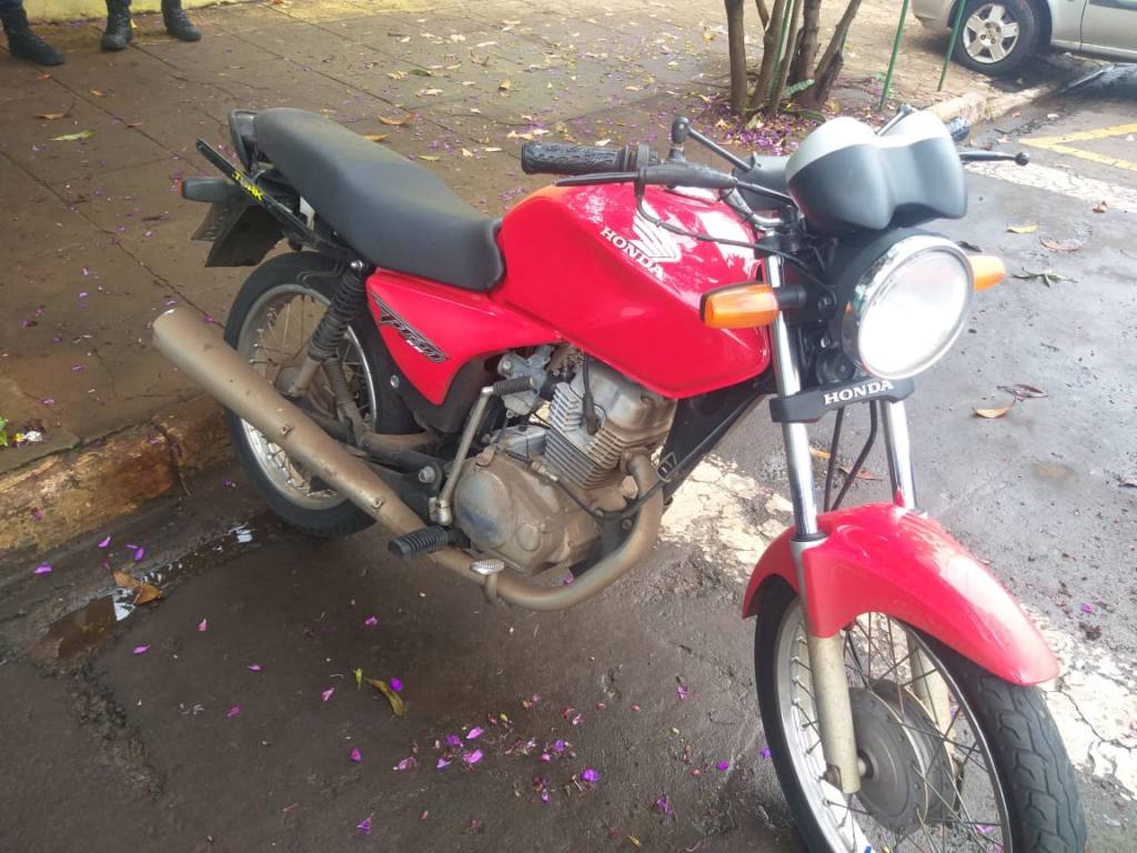 Motocicleta com 110 mil em débitos é apreendida pela Guarda Municipal de Sarandi