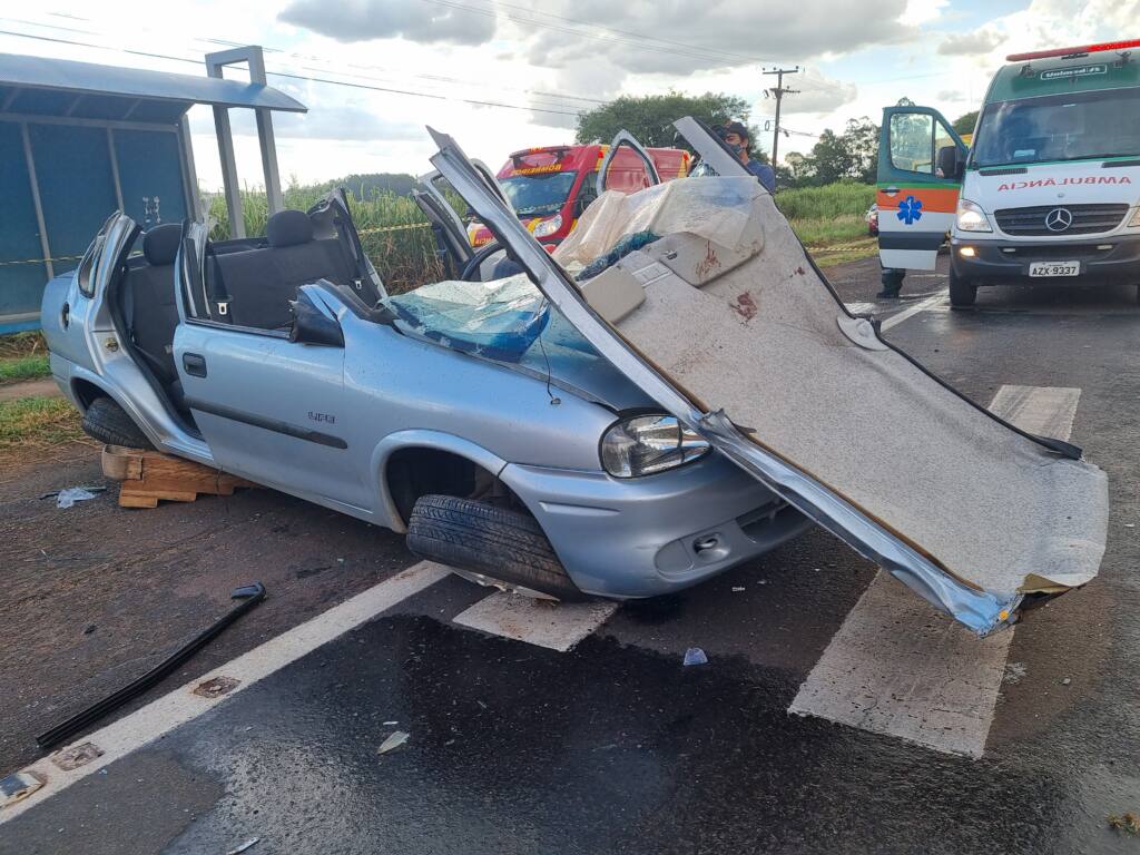 Casal fica ferido em capotamento na rodovia BR-376 em Maringá