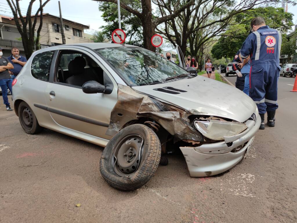 Motorista embriagado causa acidentes na Avenida Gastão Vidigal em Maringá