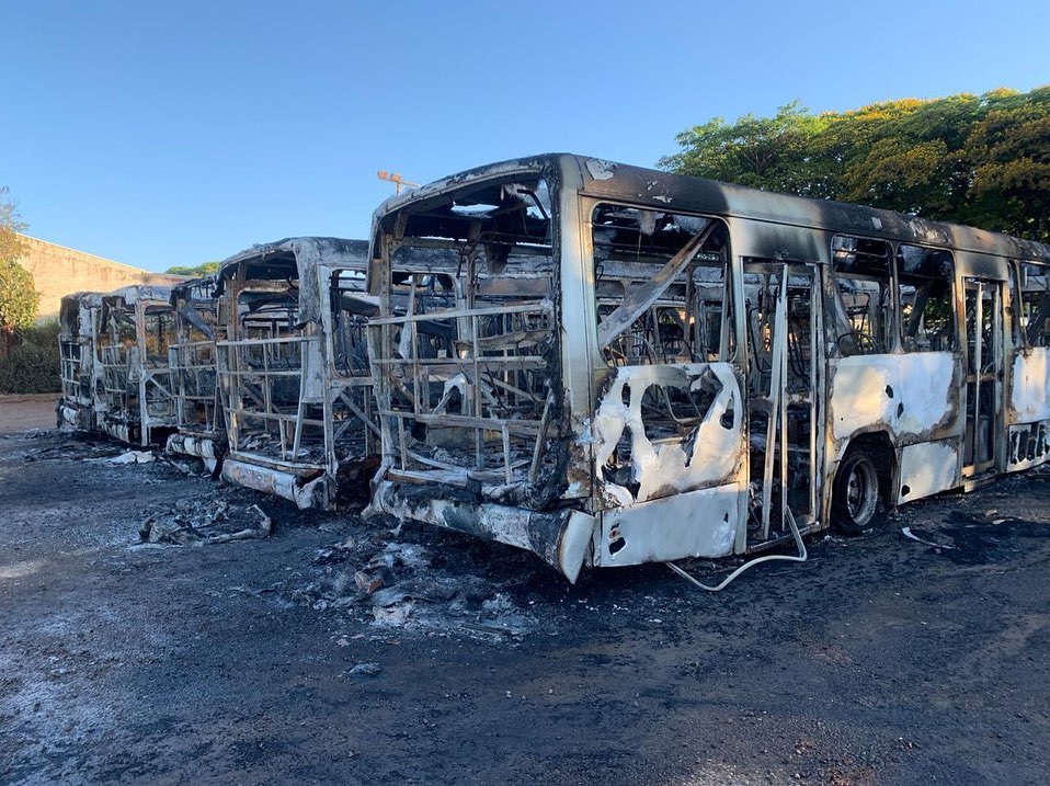 Polícia prende 4 suspeitos de envolvimento em incêndio a ônibus da Cidade Verde