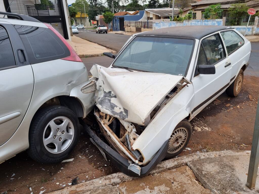 Mãe e criança de 2 aninhos são levadas para hospital após acidente grave