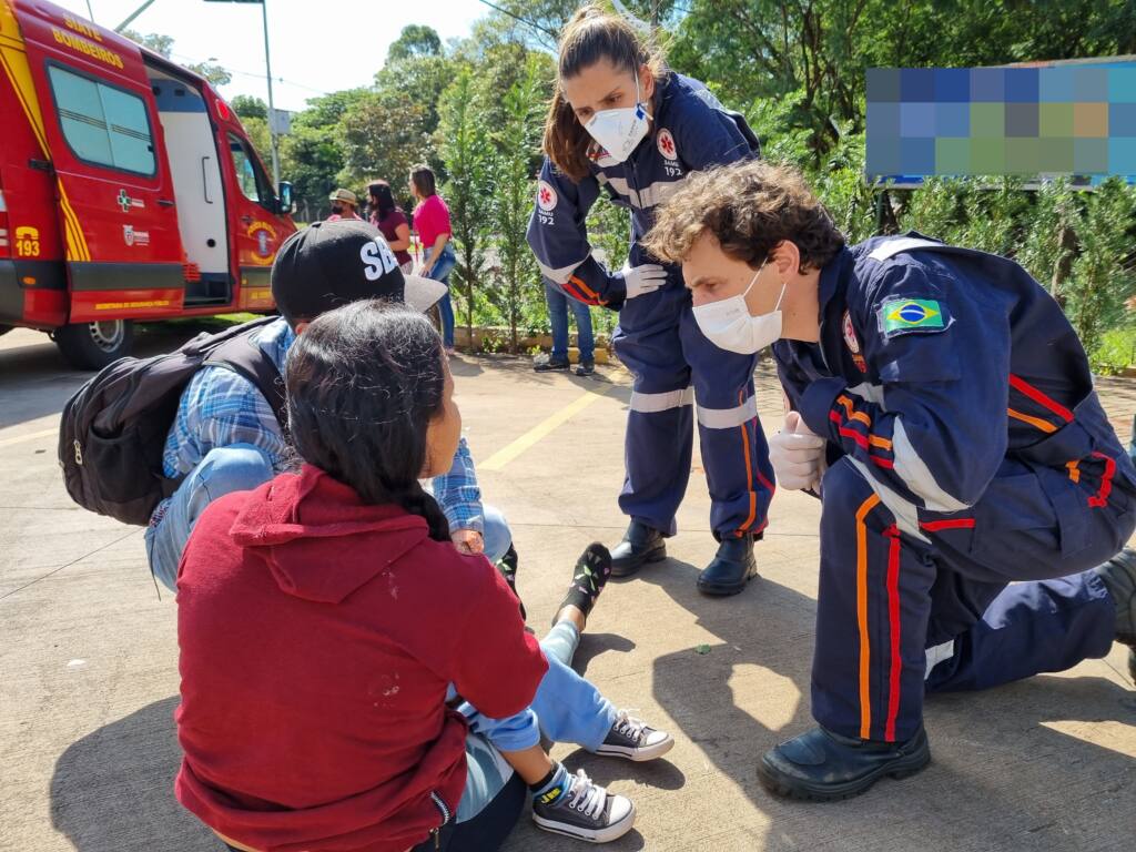 Adultos e criança ficam feridos em acidente na Avenida Tuiuti em Maringá