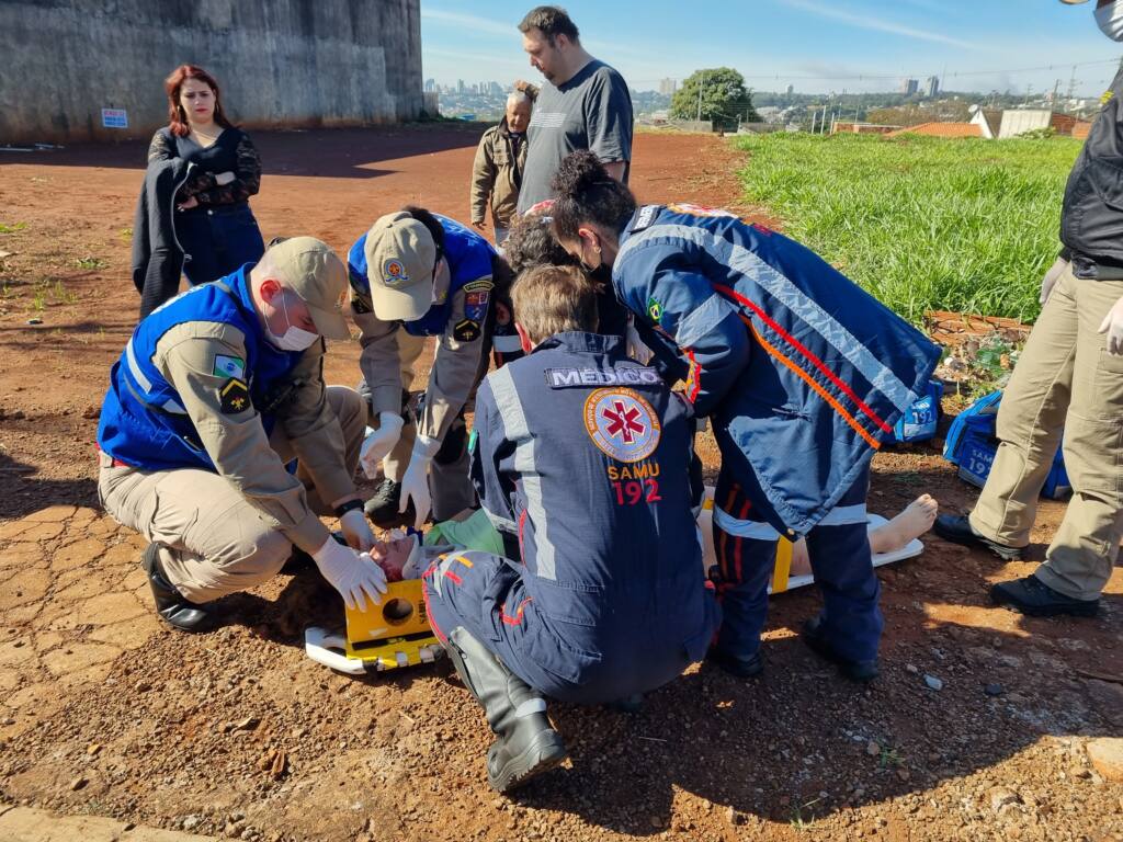 Mulher fica em estado grave ao ser atropelada por carro em Maringá