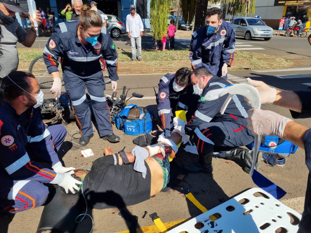 Motociclista sofre várias fraturas expostas em acidente gravíssimo em Maringá