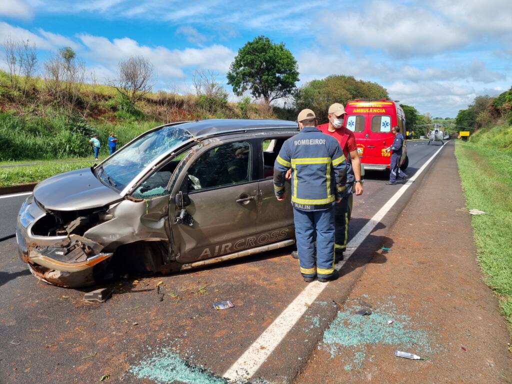 Pessoas ficam feridas após capotamento na rodovia de Marialva