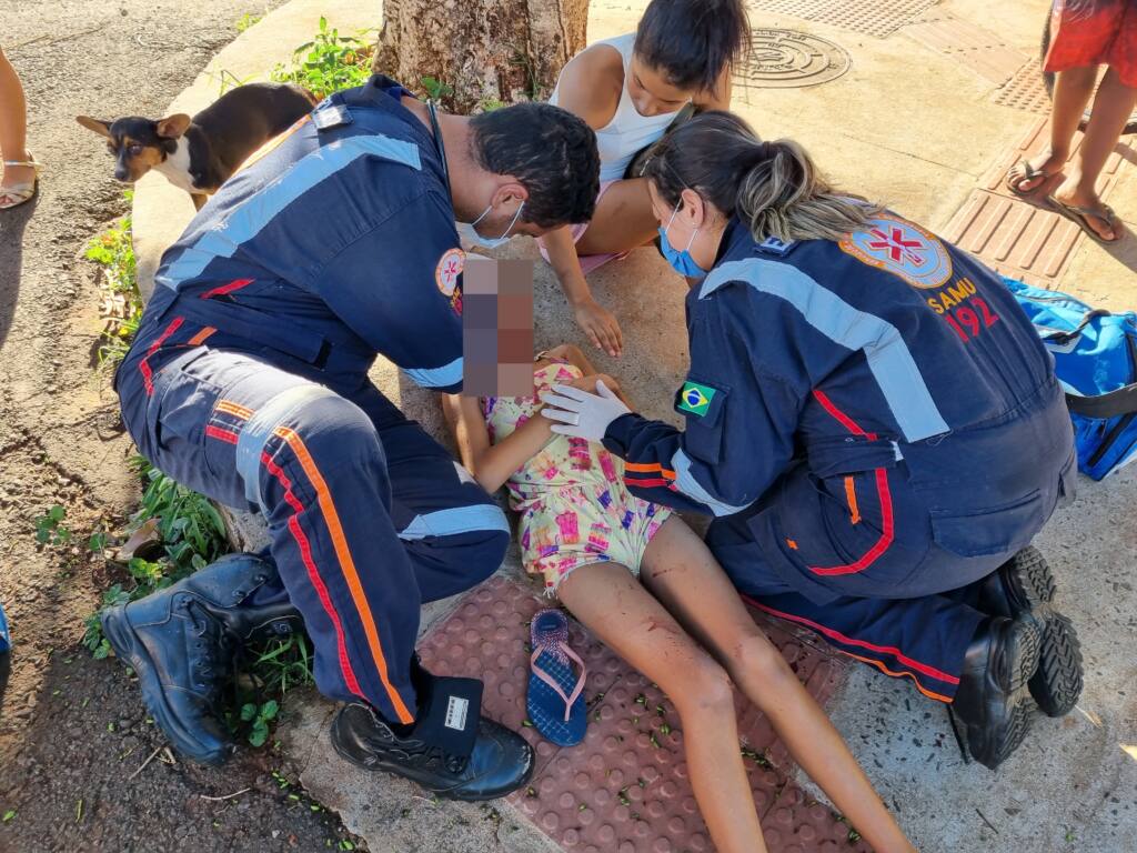 Criança de 10 anos é atropelada ao atravessar a rua