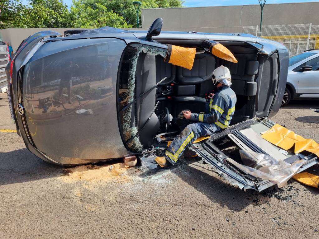 Mulher fica ferida ao sofrer acidente no Jardim Alvorada em Maringá