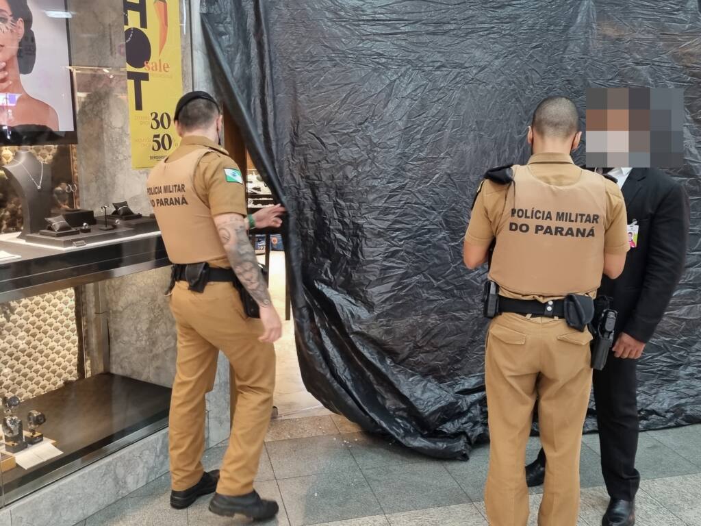 Bandidos tocam terror em joalheria do Shopping Maringá Park