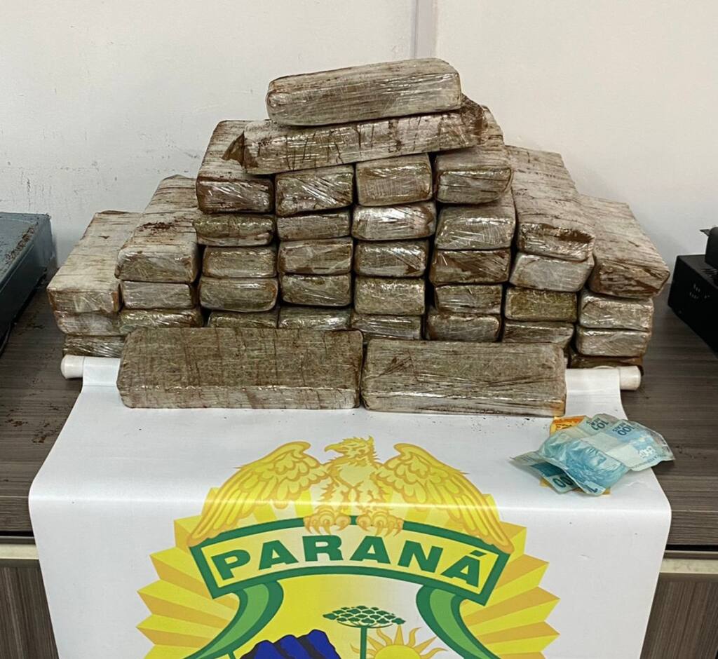 Mineira de 22 anos é presa na região de Maringá transportando maconha