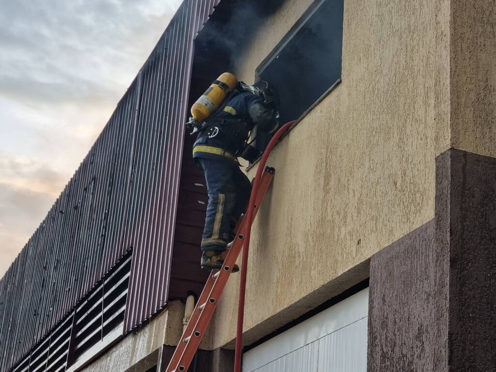 Incêndio destrói indústria de alimentos em Maringá