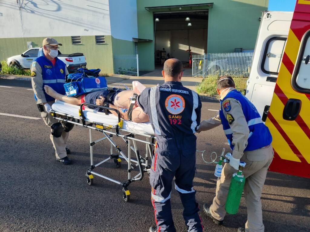 Motociclista de 24 anos é reanimado após sofrer acidente gravíssimo em Maringá