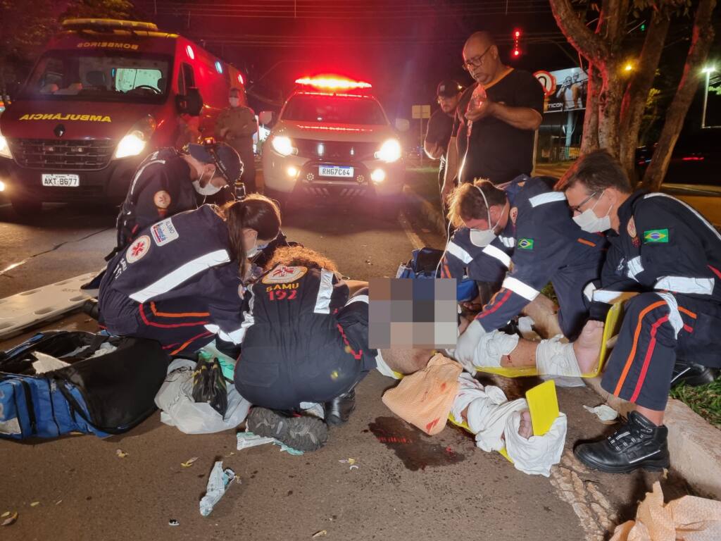 Pedestre é intubado ao ser atropelado por moto em avenida de Maringá