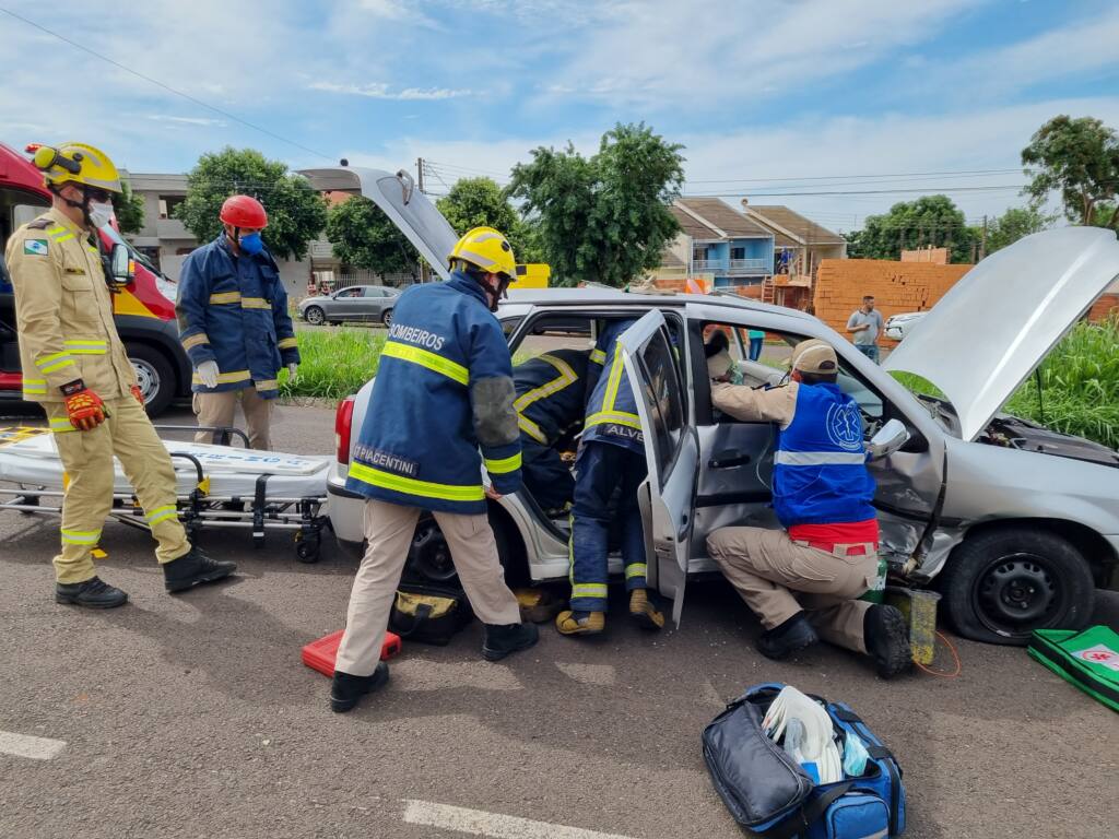 Mulher fica ferida em acidente no Jardim Santa Helena em Maringá