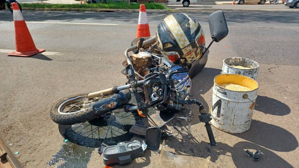 Motociclista de 24 anos é intubado ao sofrer acidente na Avenida Colombo