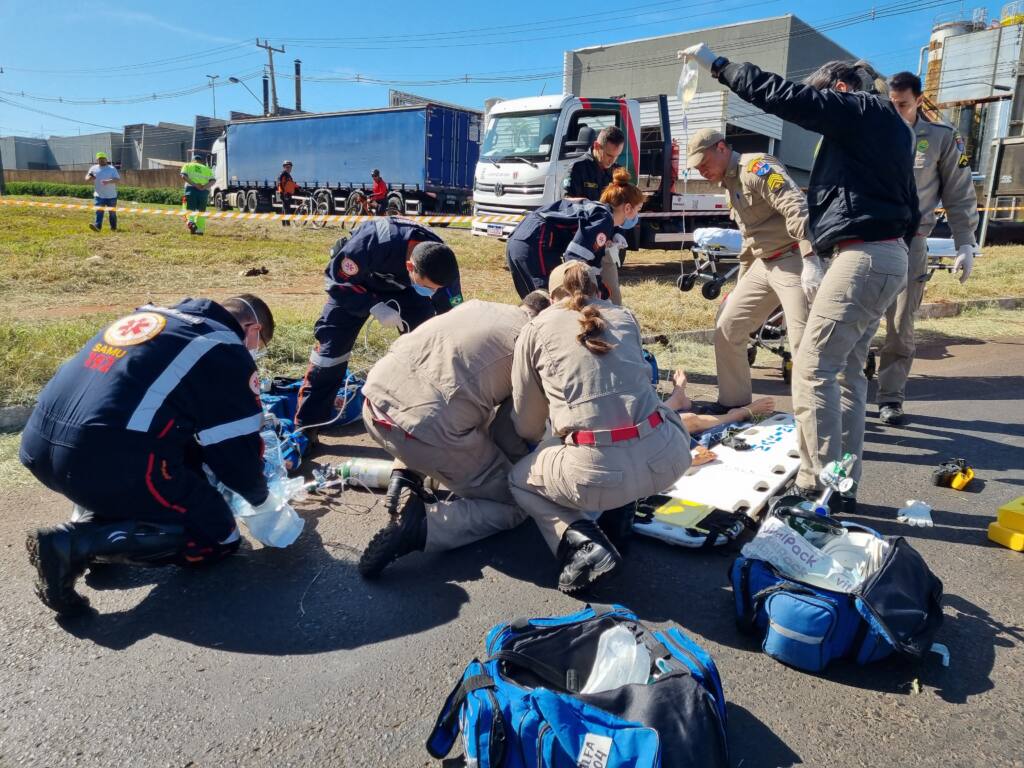 Motociclista de Paiçandu que foi atingido por caminhão está em coma