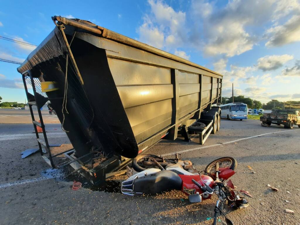 Motociclista escapa da morte em acidente no Contorno Sul de Maringá