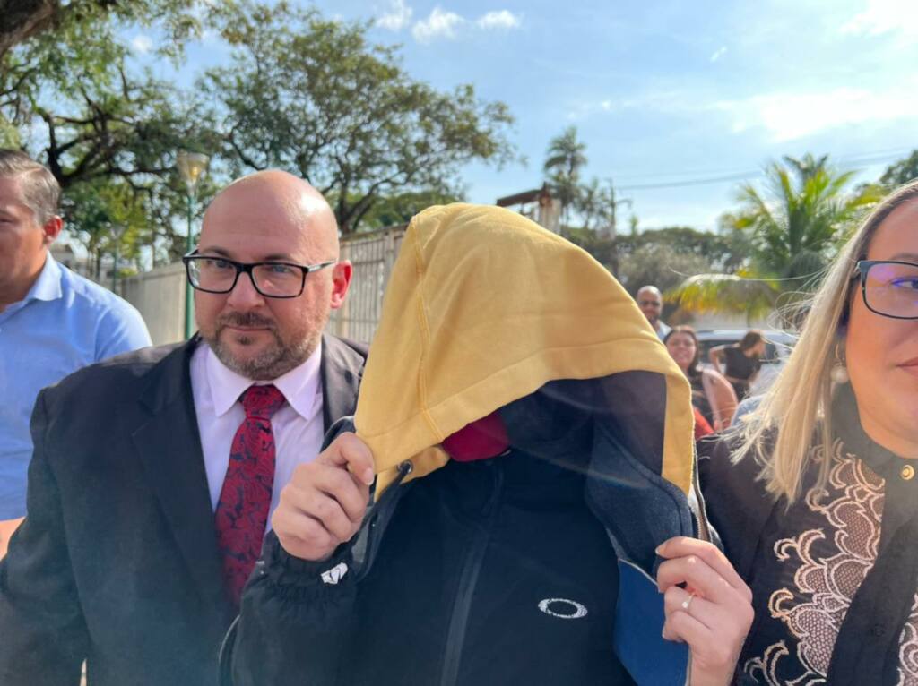 Criminosa que matou mulher em Maringá se apresenta e confessa crime
