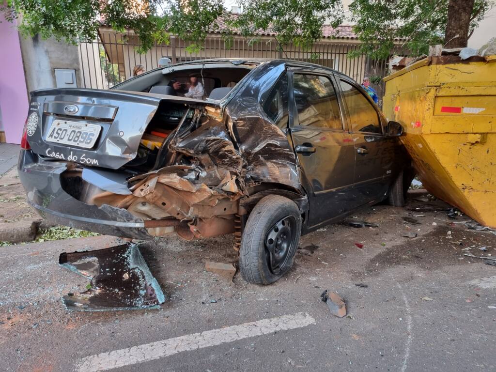 Motorista causa acidente e depois irmão vai no local para assumir culpa