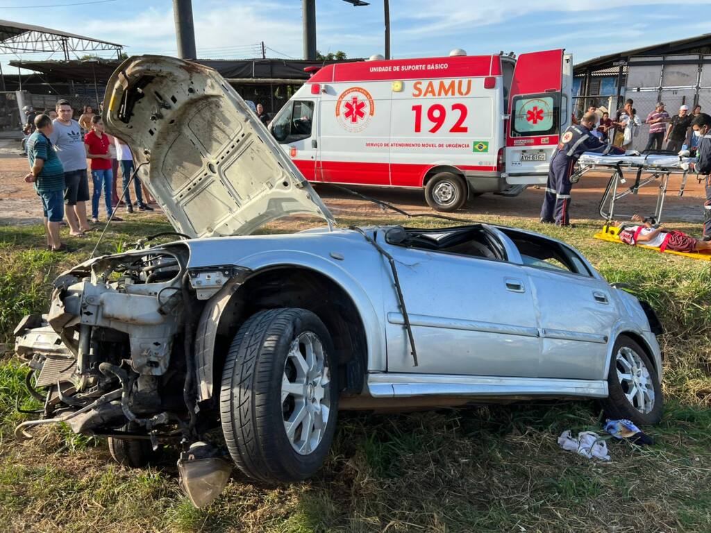 Quatro pessoas ficam feridas em acidente na rodovia BR-376 em Sarandi