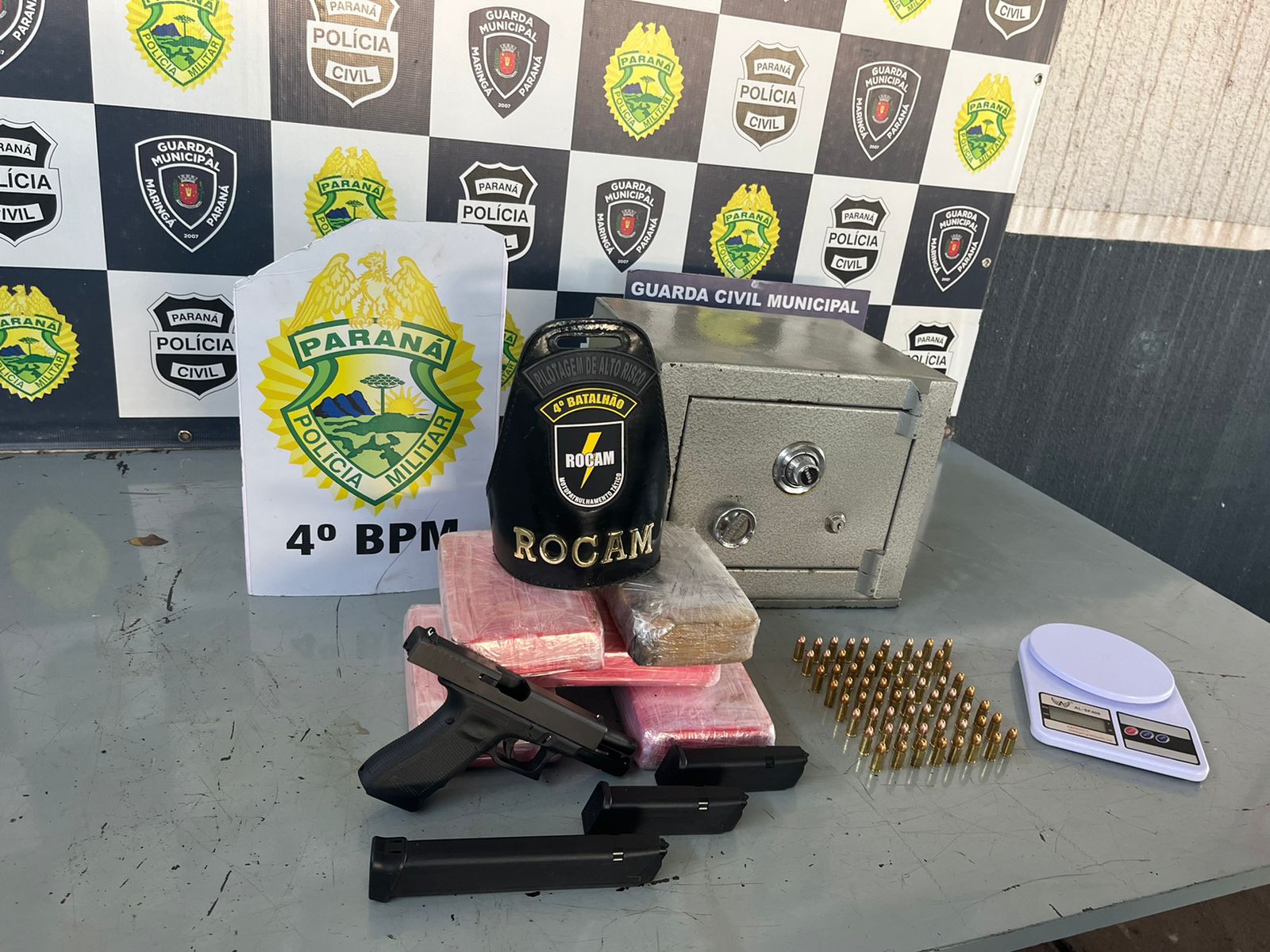 Traficante é preso com arma de fogo e grande quantidade de cocaína e crack.