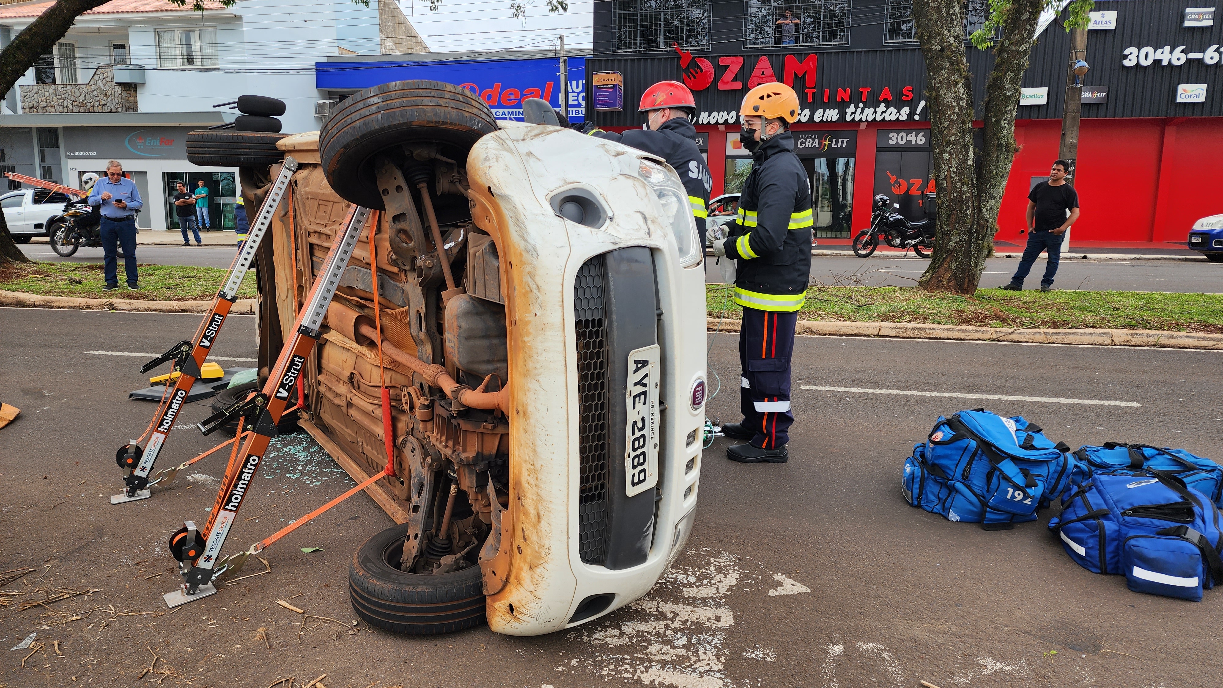 Senhora de 73 anos é resgatada após sofrer acidente em Maringá 