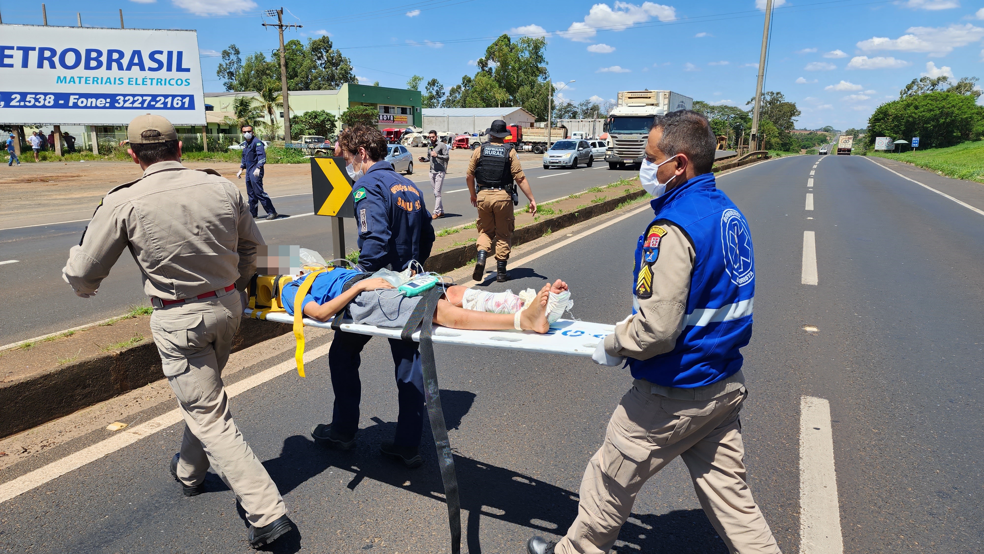 Criança de 12 anos sofre fratura exposta ao ser atropelada por camionete na rodovia 376