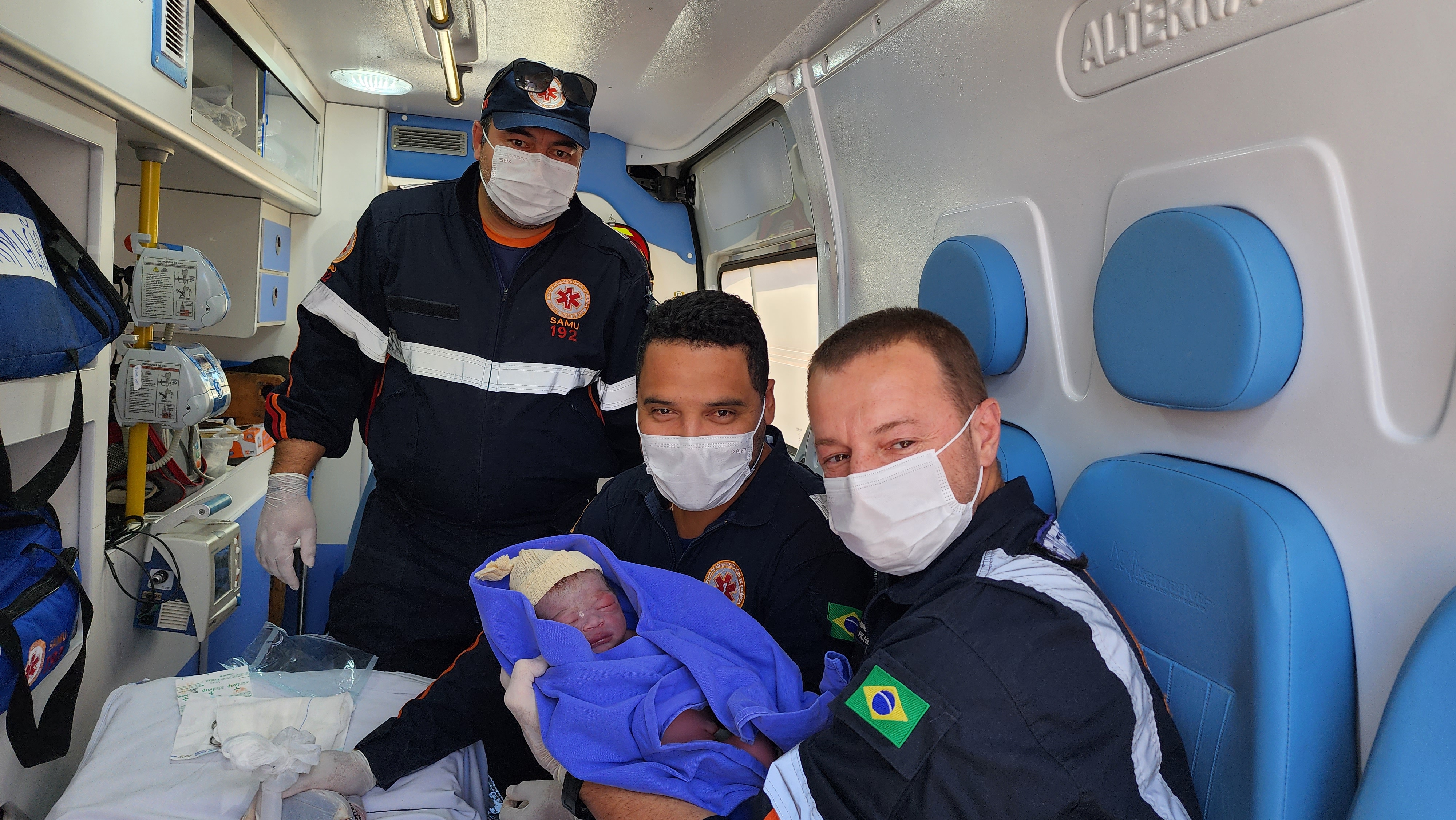 Bebê nasce dentro de casa antes da chegada do Samu