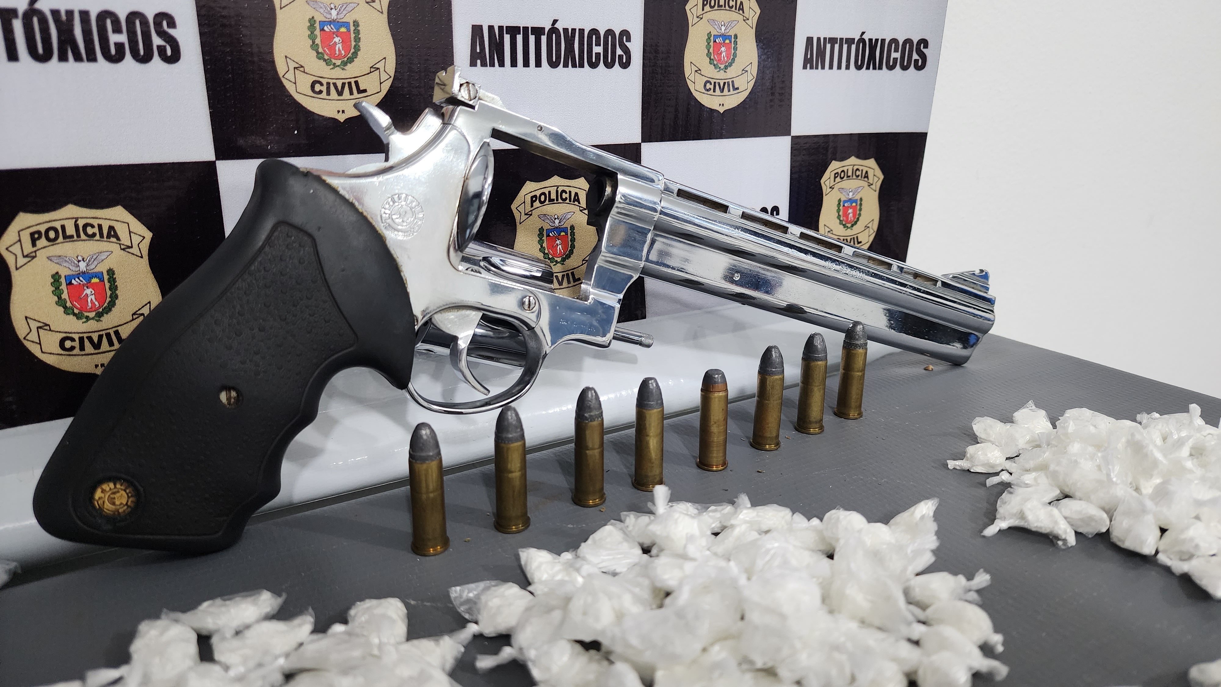 Traficante é preso com arma e grande quantidade de cocaína em Maringá